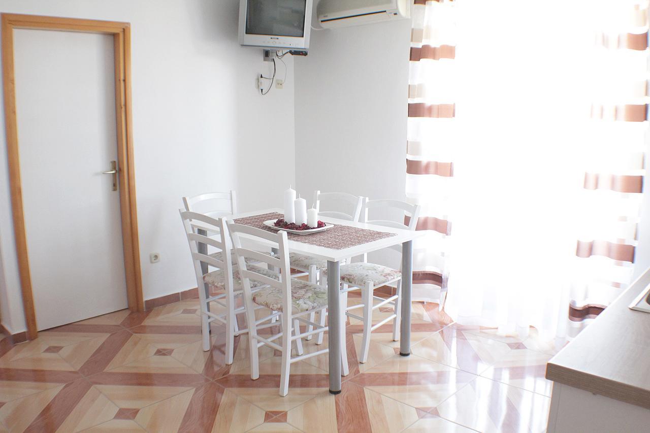 Apartmani Adrijan Krk Krk Town Exteriör bild